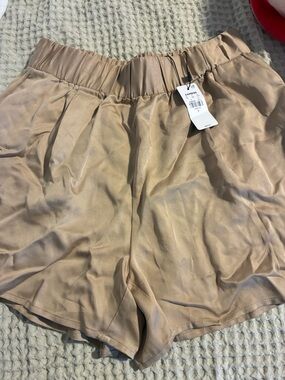 Express High-Waist Pleated Beige Women’s Shorts